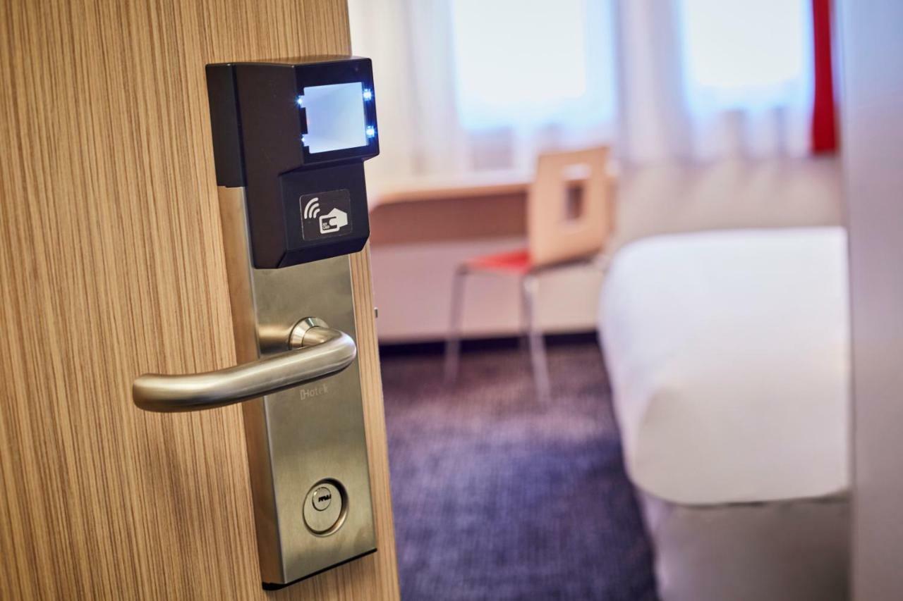 Kyriad Eco - Ferrand Estaing Hotel