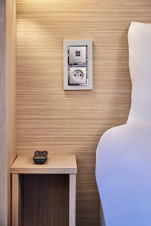 Hotel Kyriad Eco - Ferrand Estaing